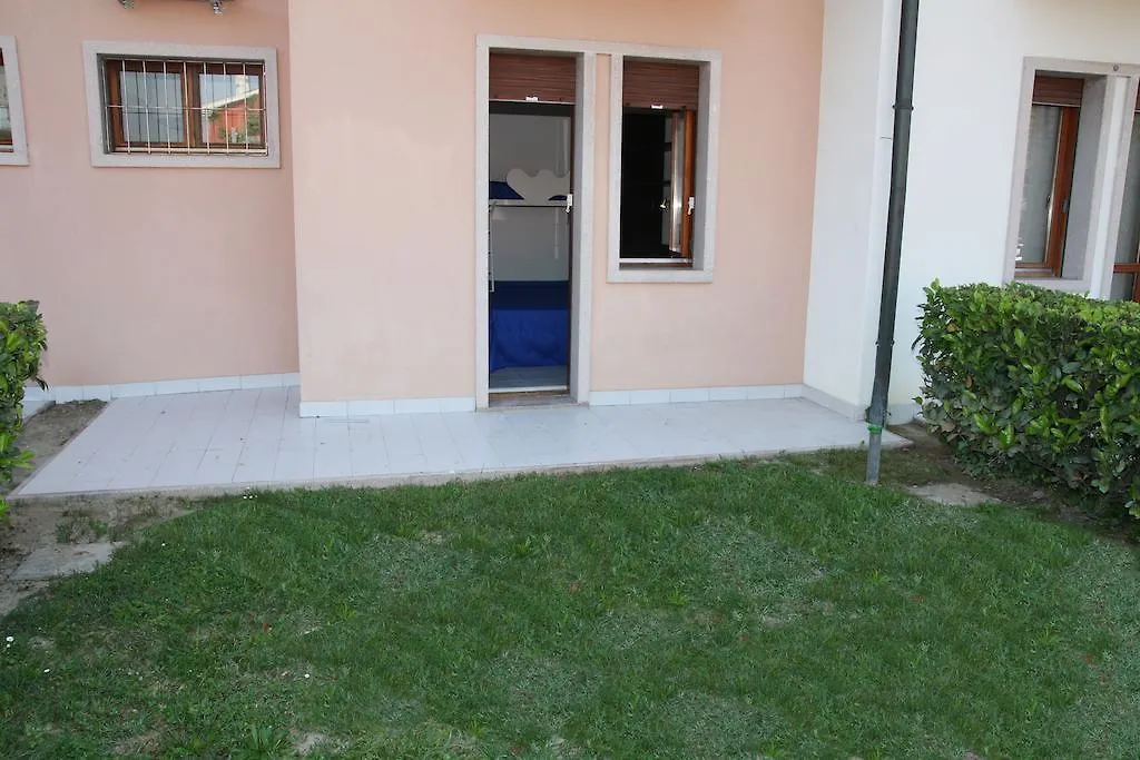 Residence Equilio Family Apartments Lido di Jesolo 0*,  Italy